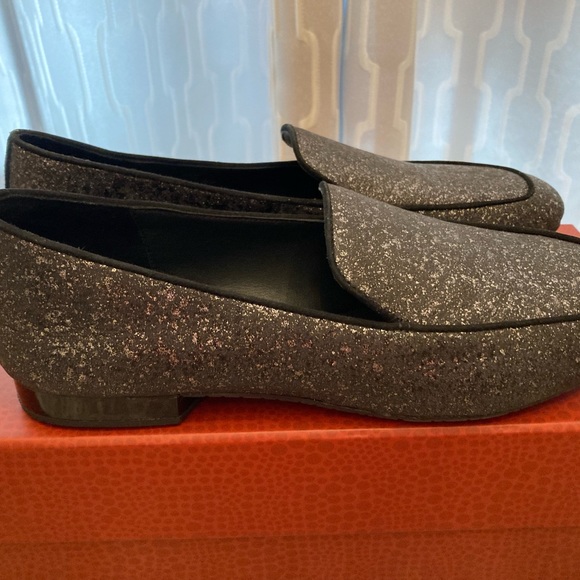 Brand New Womens Donald/Pliner Silver Glitter Suede shoes Size 7 - Picture 2 of 4